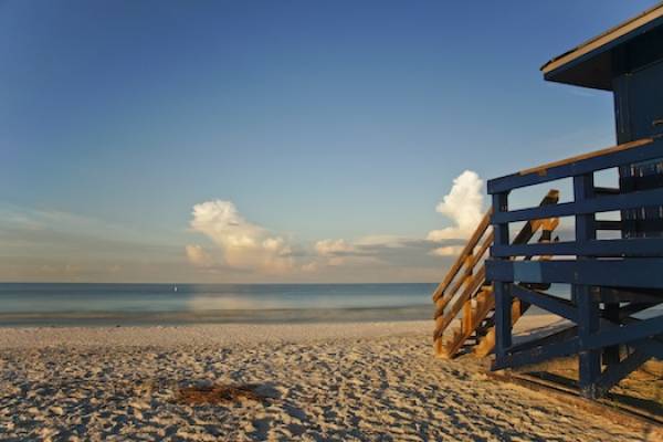 Siesta Key beach and lifeguard stand